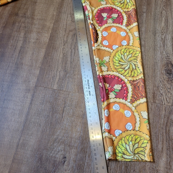 Purple Octopus Pie Leggings with Pockets - Picture 8 of 8